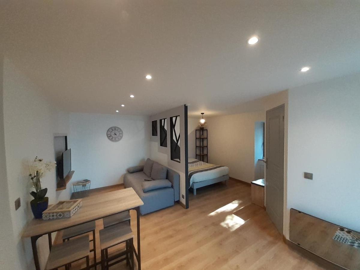Studio Le Menascle Saint-Georges-de-Luzençon Екстериор снимка