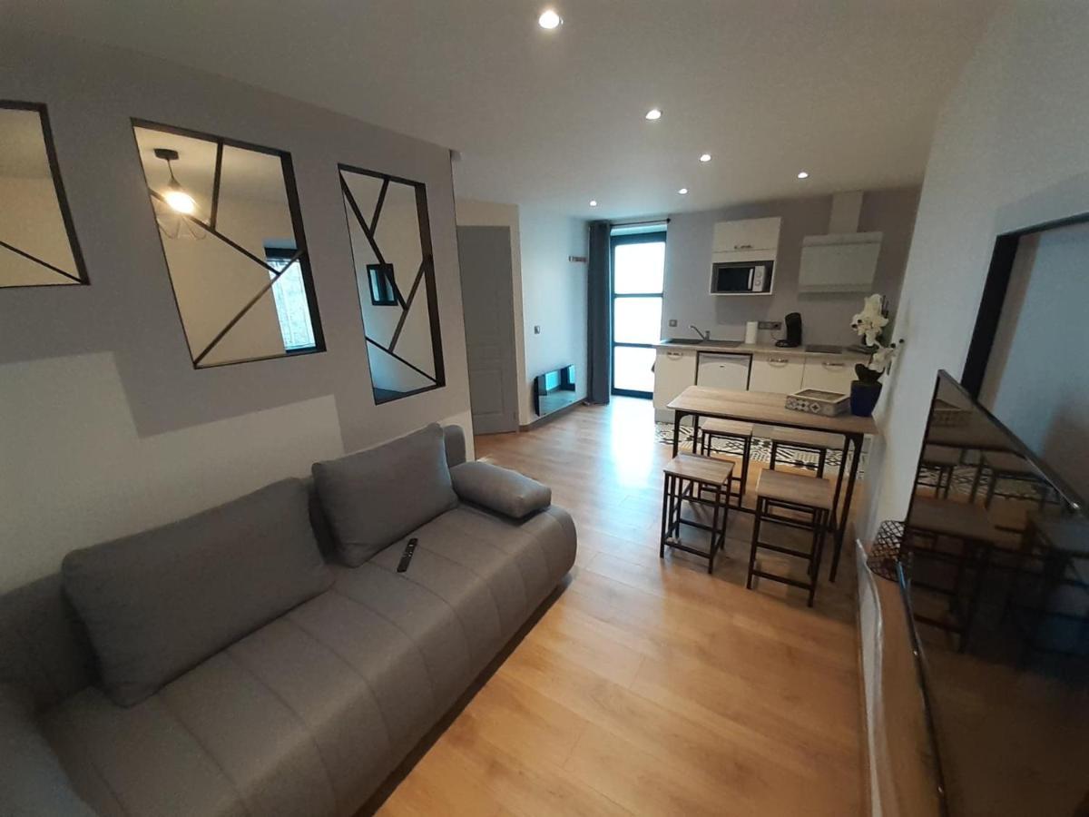 Studio Le Menascle Saint-Georges-de-Luzençon Екстериор снимка