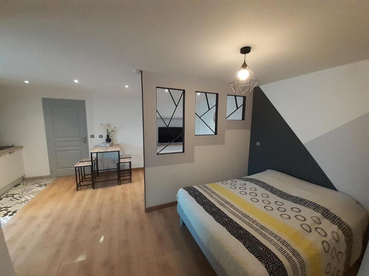 Studio Le Menascle Saint-Georges-de-Luzençon Екстериор снимка